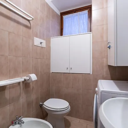 Mysa - Lovely Studio Between Lake And Castle شقة Perledo
